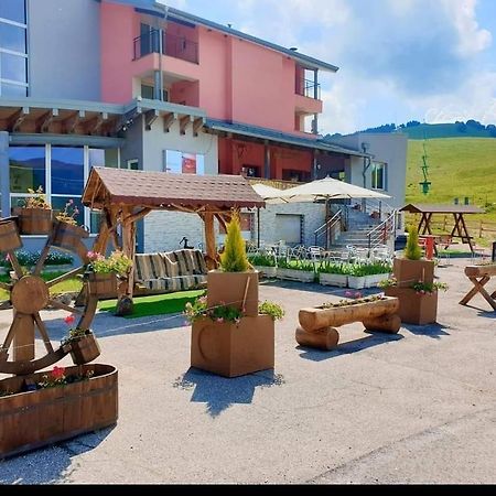 Hotel Sole Del Baldo Брентонико Экстерьер фото