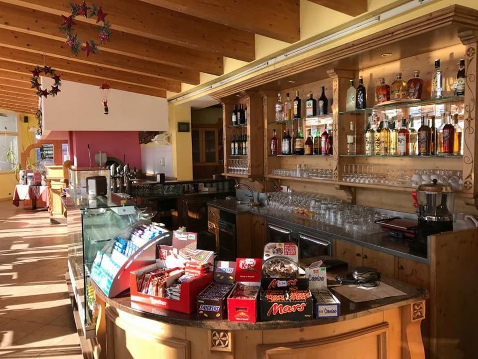 Hotel Sole Del Baldo Брентонико Экстерьер фото