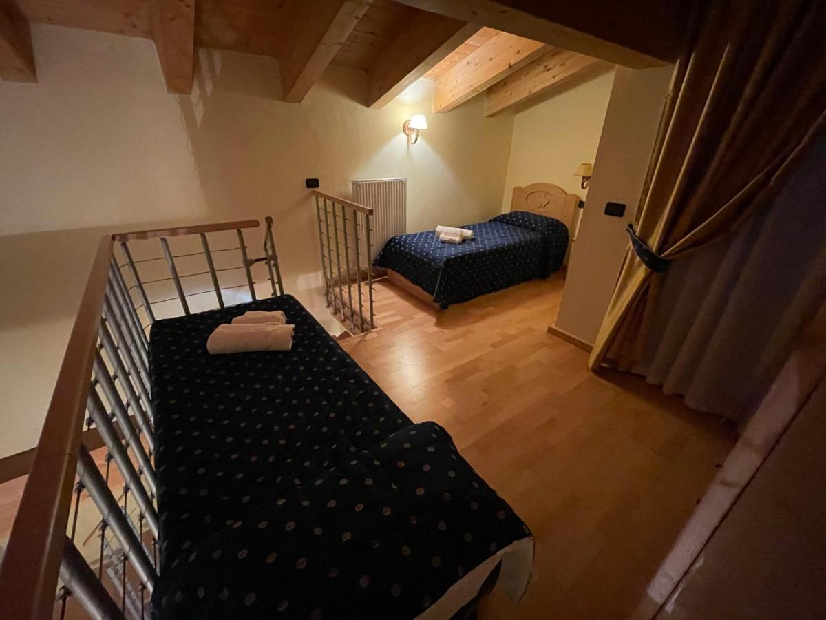 Hotel Sole Del Baldo Брентонико Экстерьер фото