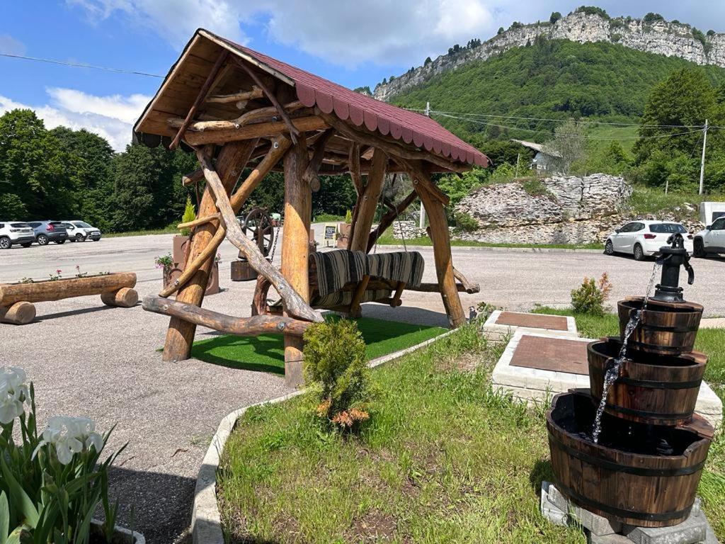 Hotel Sole Del Baldo Брентонико Экстерьер фото