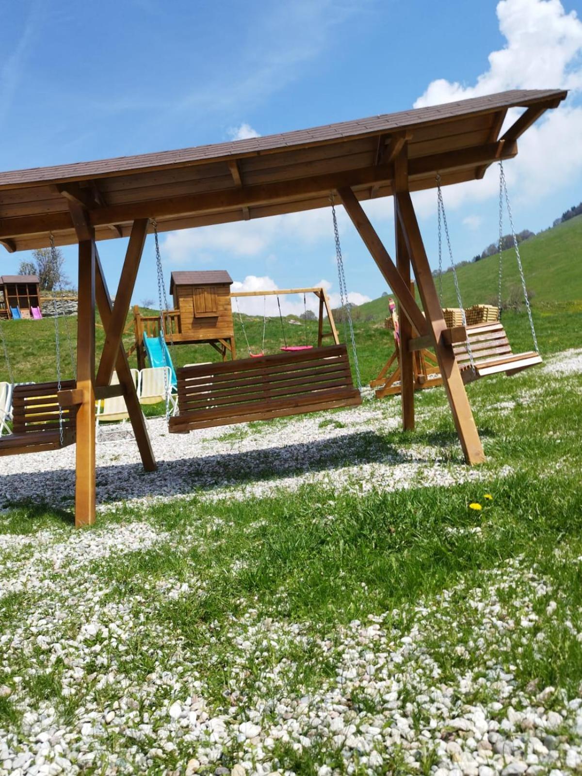 Hotel Sole Del Baldo Брентонико Экстерьер фото
